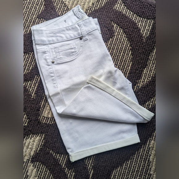 Shorts - Picture 2 of 3